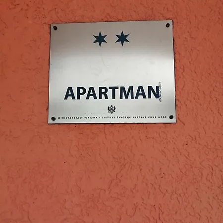 Vendégház In *